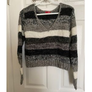 Striped cropped sweater ✨